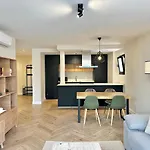 Appartement Newly Renovated In The Center Of - Eaw Homes