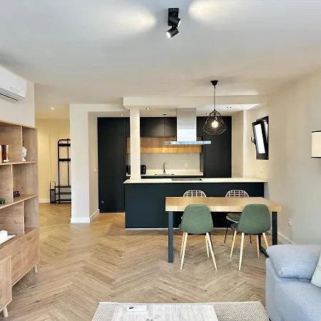 Apartment Newly Renovated In The Center Of - Eaw Homes