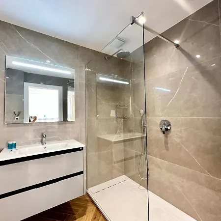 Newly Renovated In The Center Of - Eaw Homes * Marbella