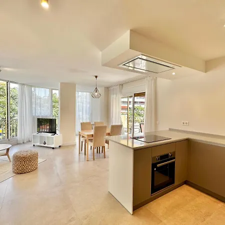 Newly Renovated In The Center Of - Eaw Homes Apartment Marbella