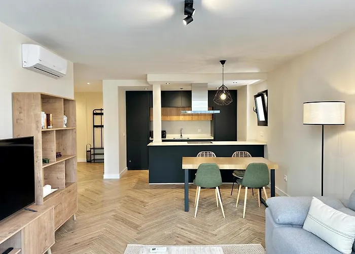 Lejlighed Newly Renovated In The Center Of - Eaw Homes