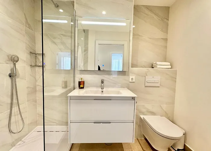 Newly Renovated In The Center Of - Eaw Homes Lejlighed *